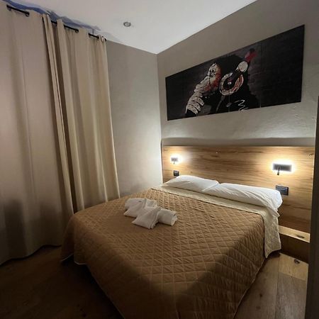 Hotel Pino ليريسي المظهر الخارجي الصورة