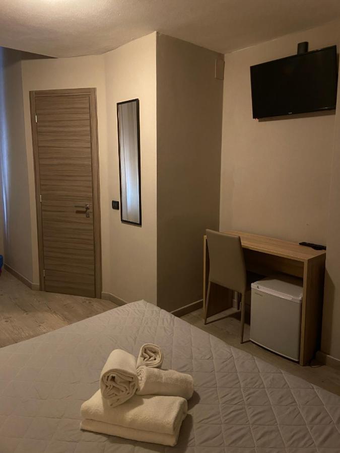 Hotel Pino ليريسي المظهر الخارجي الصورة