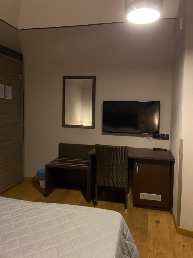 Hotel Pino ليريسي المظهر الخارجي الصورة