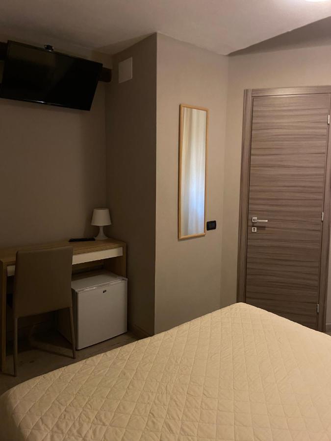 Hotel Pino ليريسي المظهر الخارجي الصورة
