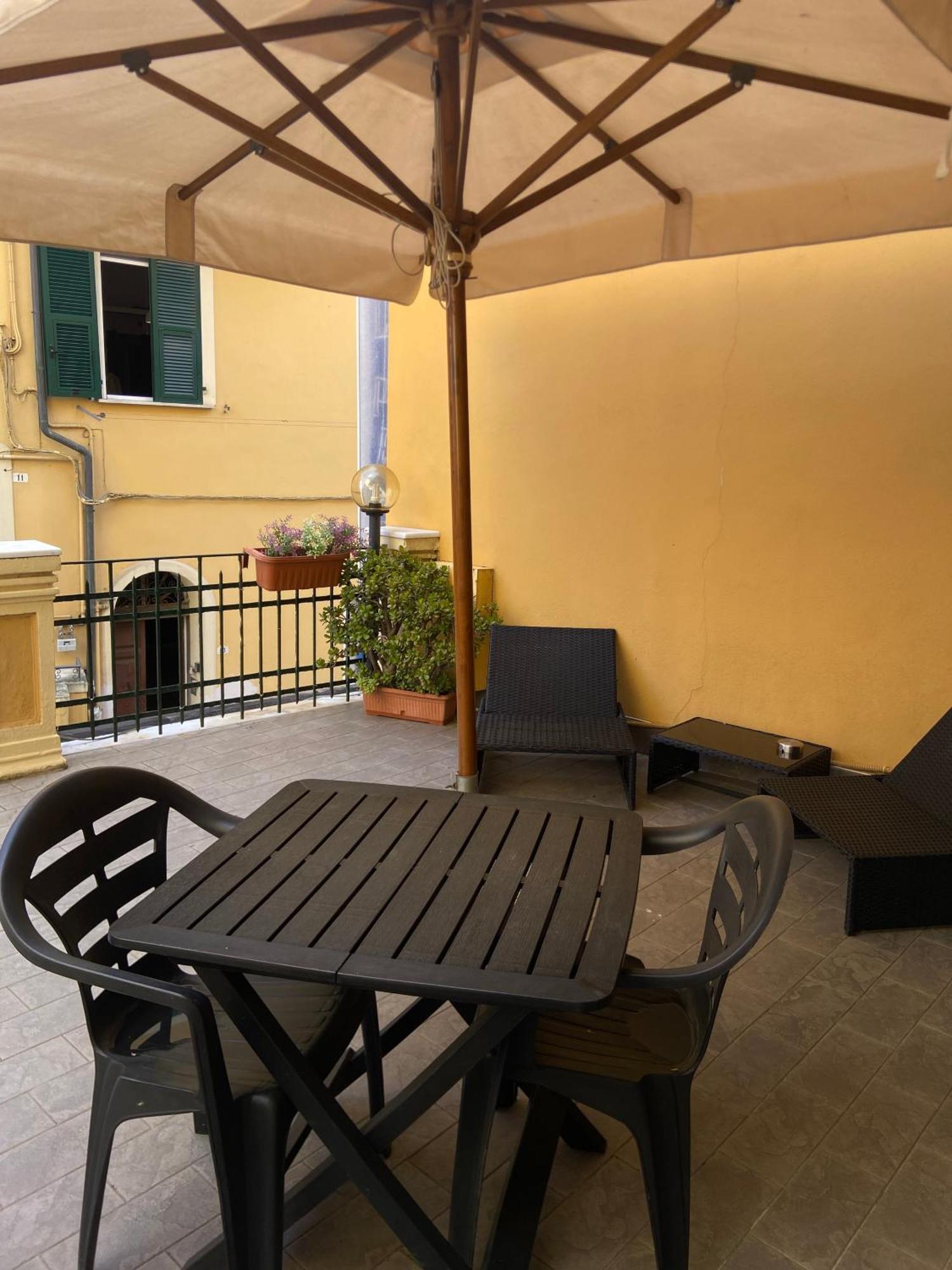 Hotel Pino ليريسي المظهر الخارجي الصورة