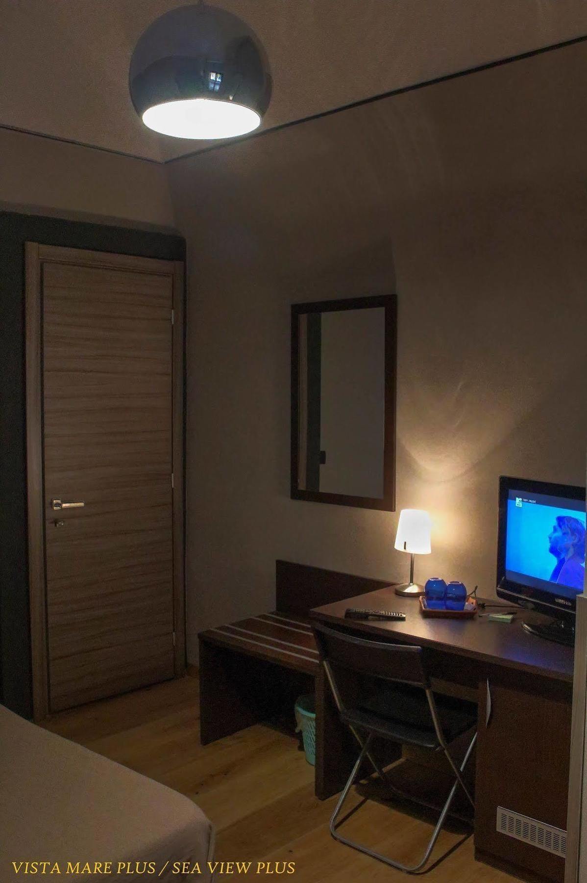 Hotel Pino ليريسي المظهر الخارجي الصورة