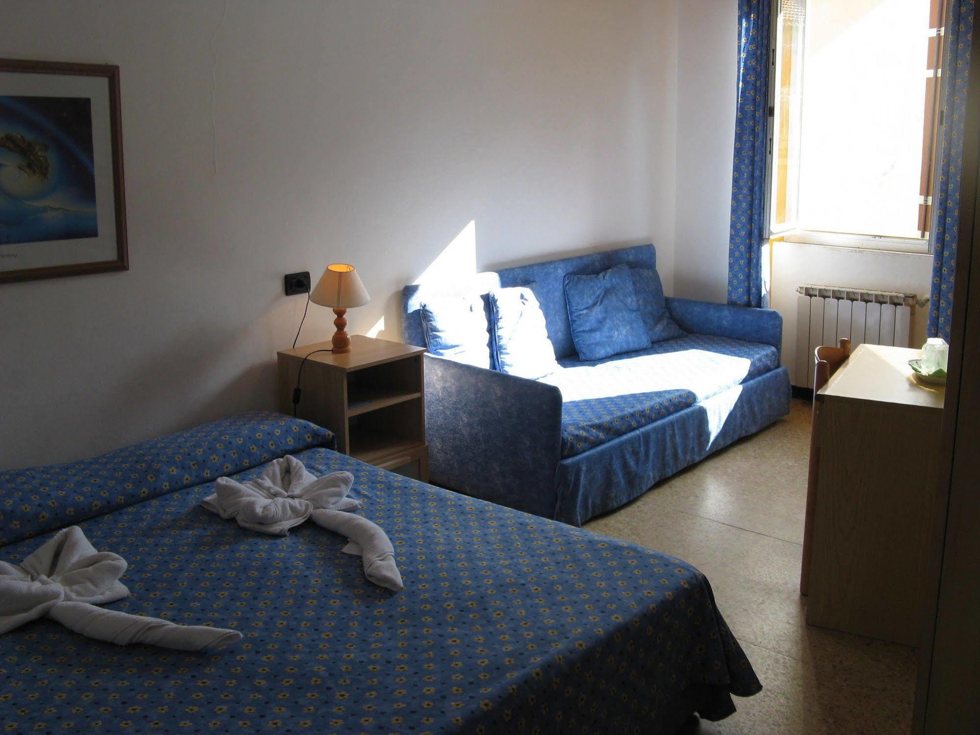 Hotel Pino ليريسي المظهر الخارجي الصورة
