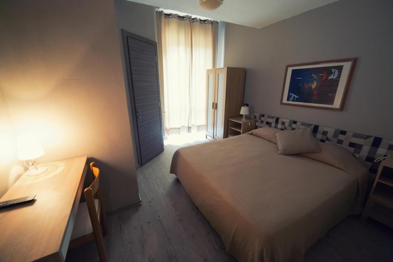Hotel Pino ليريسي المظهر الخارجي الصورة